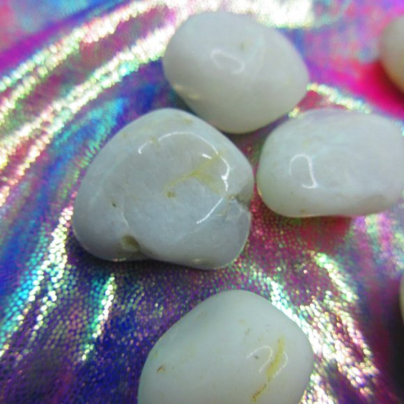 Snow Quartz Tumbled 3 Ounce Grid Set - Picture 3 of 5